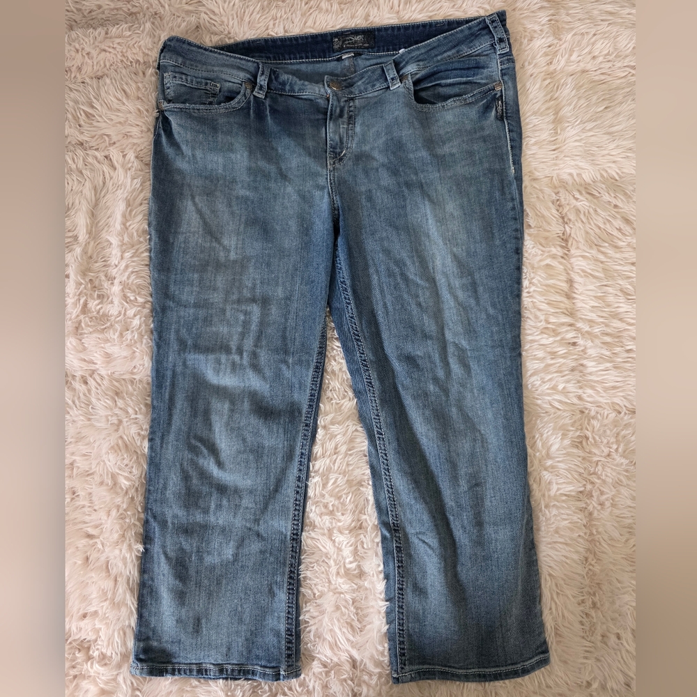 Silver Jeans Blue Cropped Jeans with Natural Fading